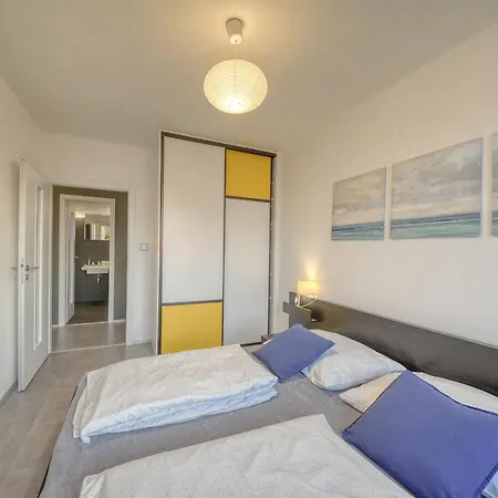 Apartman S Garazi Kousek Od Kolonady 아파트 포데브라디
