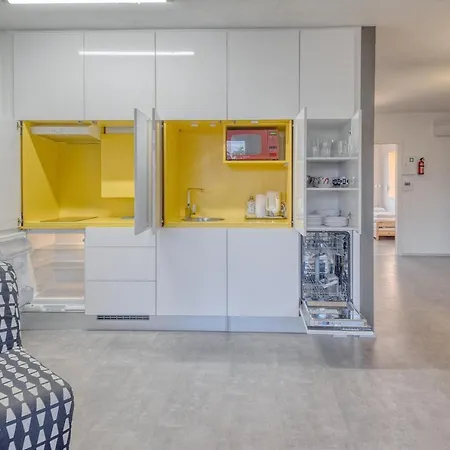 Apartman S Garazi Kousek Od Kolonady * 포데브라디