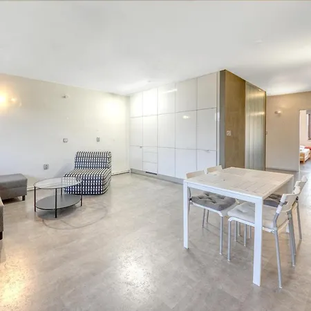 아파트 Apartman S Garazi Kousek Od Kolonady 포데브라디